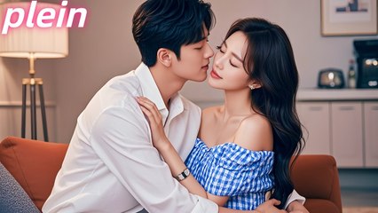 Jeune fille au grand cœur adopte orpheline sans abri,  qu'il s'agit en réalité de sa propre fille❤