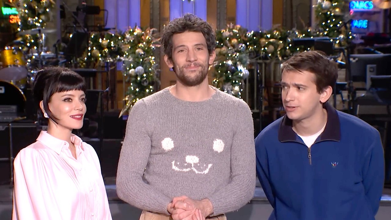 Josh O’Connor Takes the Stage as Host of Saturday Night Live