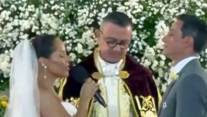 Cantora baiana se casa e canta clássico de Roberto Carlos durante cerimônia em Salvador