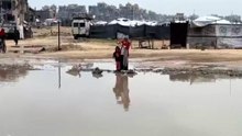Campamentos palestinos entre el agua y el lodo: invierno golpea a los gazatíes