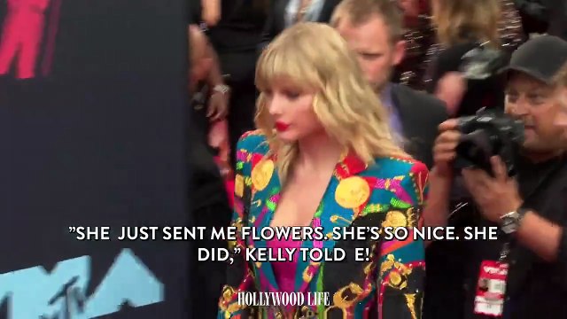 Kelly Clarkson Reveals Taylor Swift Sends Her Flowers After She Releases Every Re-Recording