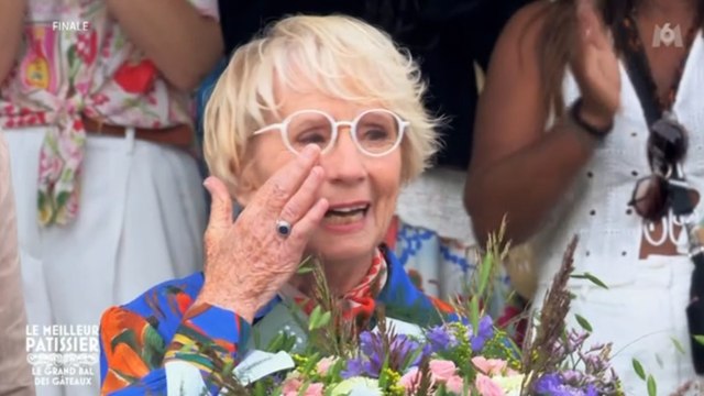 Le Meilleur Pâtissier : Mercotte émue aux larmes par une grosse surprise pour ses adieux