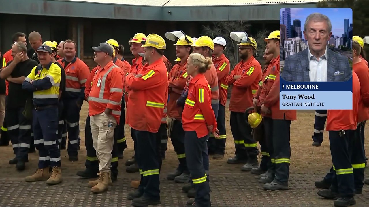 Australia’s largest aluminium smelter to remain open after negotiations