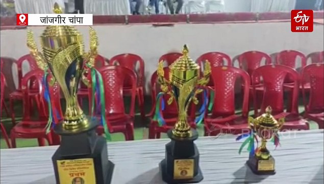 नाइट क्रिकेट प्रतियोगिता का आयोजन, सद्भावना मैच में नेता और अफसर की टीमों में मुकाबला