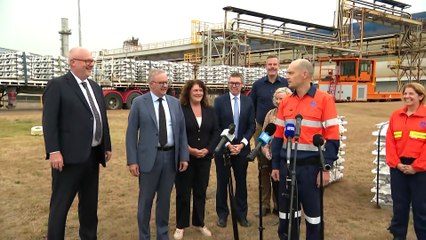 Australia’s largest aluminium smelter to remain open after negotiations