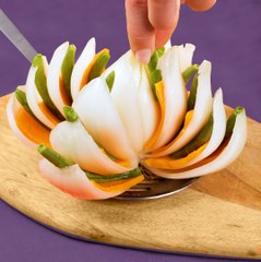 Get festive and try these stunning holiday snacks! 🎄