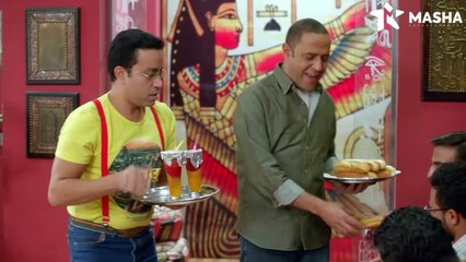 راجل وست ستات😂 شوف عادل ورمزي بقوا اشهر حلاقين في مصر