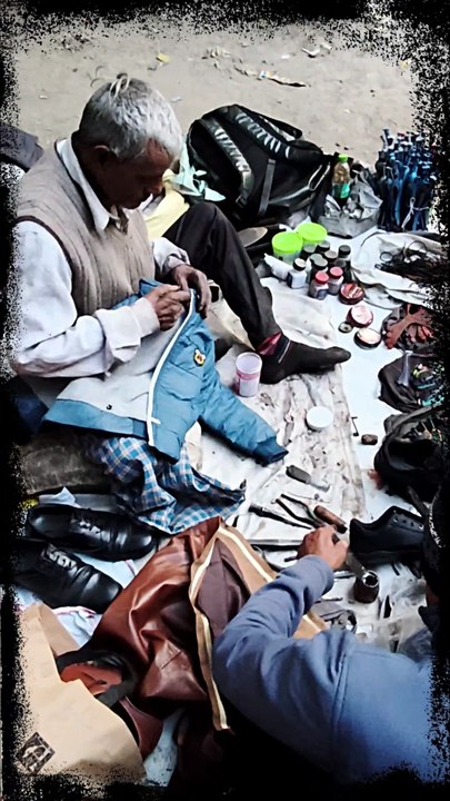 Street skills, pure craftsmanship, and zero wastage — this is real Indian talent at work 🇮🇳   #SupportLocalWorkers