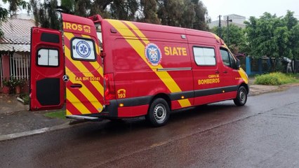 Idosa de 79 anos sofre fratura na perna e é socorrida pelo Siate no Santo Onofre