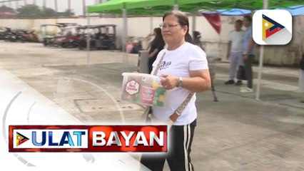 BFAR, namahagi ng "Holiday Salo-Salo" gift pack sa mga mangingisda sa Navotas | ulat ni Floyd Brenz