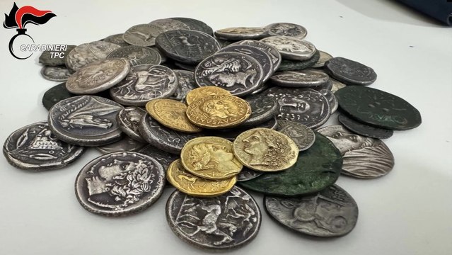 Ghenos-Scylletium , arrestati tombaroli tra Calabria e Sicilia: 12mila reperti archeologici sequestrati (12.12.25)
