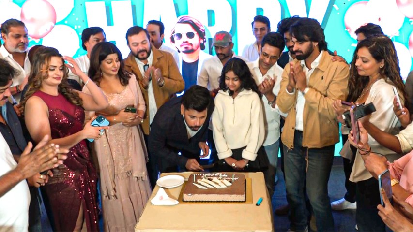 Cake Cutting: Pravesh Lal Yadav Celebrates His Birthday With Nirahua, Neelam Giri, Smrity Sinha & Akshara Singh | BIPL