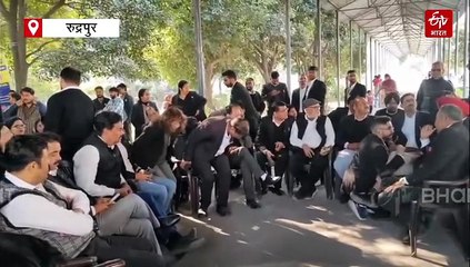 रुद्रपुर में वकीलों ने जाम की सड़क, जमकर किया हंगामा, अफसरों के छूटे पसीने