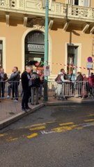 La foule se presse sur l'Avenue Félix-Faure pour la deuxième séance de dédicaces de Nicolas Sarkozy