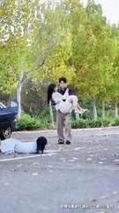 At the end, I learned that she was the sick girl in the book, and after the boyfriend rebelled, she changed her face on the spot and left her to attack Bai Yueguang, but she didn't expect that she was abandoned, not only did she not go crazy and blacken,