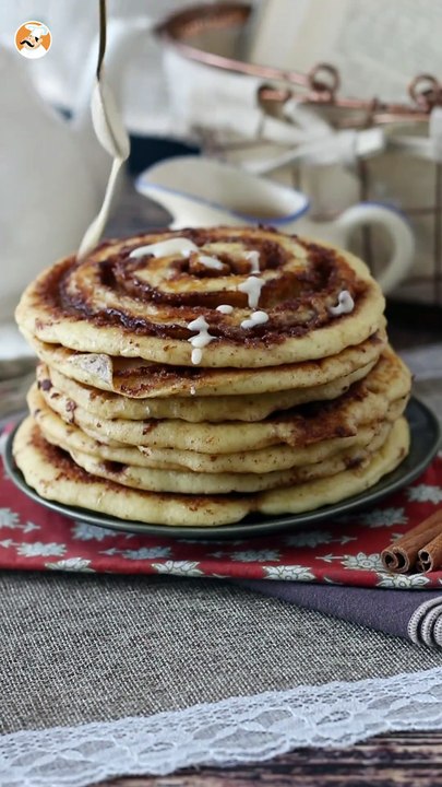 Pancakes de canela estilo cinnamon roll