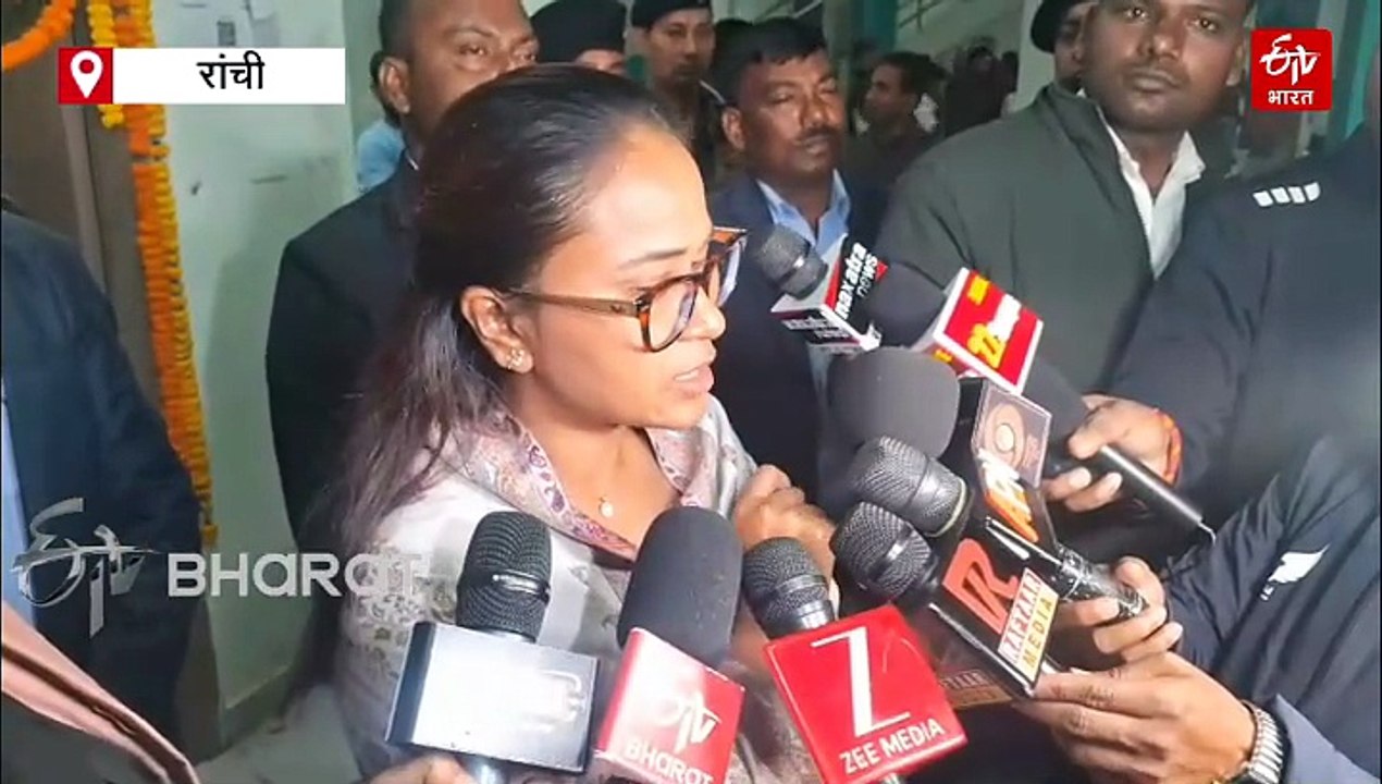 दिल्ली में कांग्रेस की 'वोट चोर-गद्दी छोड़' महारैली, झारखंड के 5 हजार से अधिक कार्यकर्ता होंगे शामिल, कई मंत्री हुए रवाना
