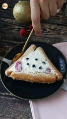 Tronchetto di natale senza cottura con savoiardi e frutti di bosco