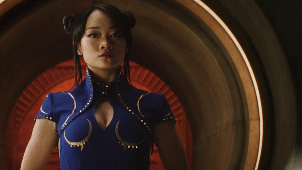 Street Fighter: Der neue Film bleibt der Vorlage so treu, dass im Trailer sogar ganz klassisch ein Auto vermöbelt wird