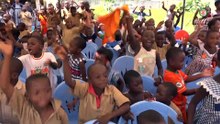 Région- Dimbokro : ‘’Les messagers d’ADO’’ offrent du matériel didactique et des kits scolaires au groupe scolaire Alassane Ouattara de Dimbokro