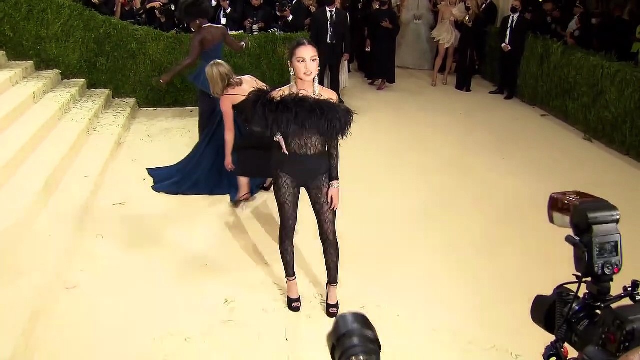 Mandy Moore Picks Olivia Rodrigo To Star In 'A Walk To Remember' Remake