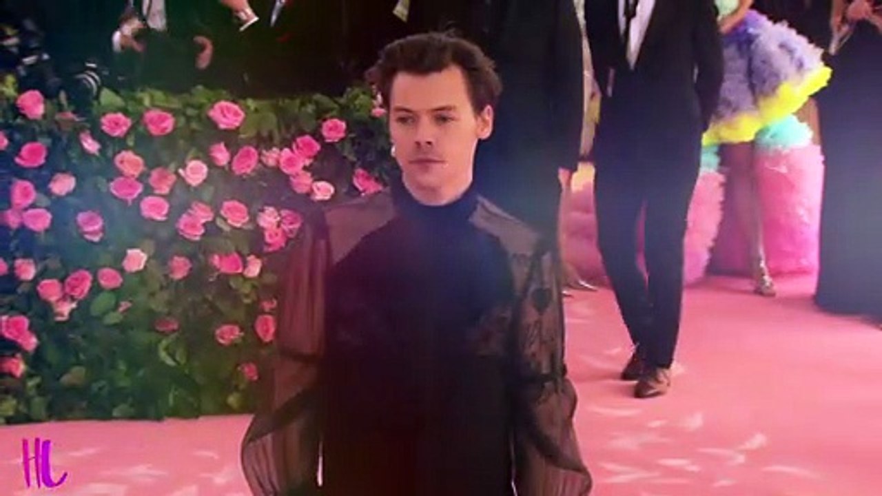 Selena Gomez Reacts To 'Saved By The Bell' Diss