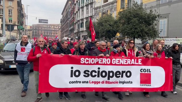 In diecimila in piazza a Napoli al corteo Cgil contro la manovra