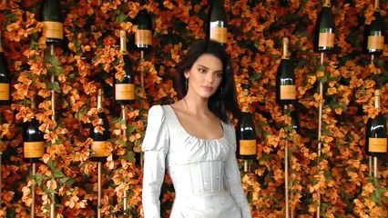 Kendall Jenner Slammed For Model Walk & Having No Butt | Hollywoodlife