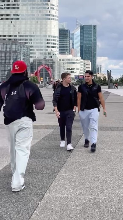 Elle gagne 50 € s’il dit une vérité qui n’a jamais dit à son pote depuis très longtemps