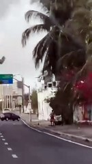 Condutora faz zigue-zague durante tentativa de roubo em Fortaleza