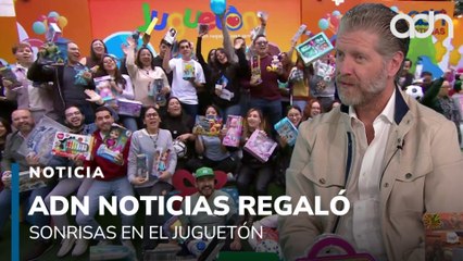 Luciano Pascoe y todo el equipo de adn Noticias regalaron sonrisas en el Juguetón 2025