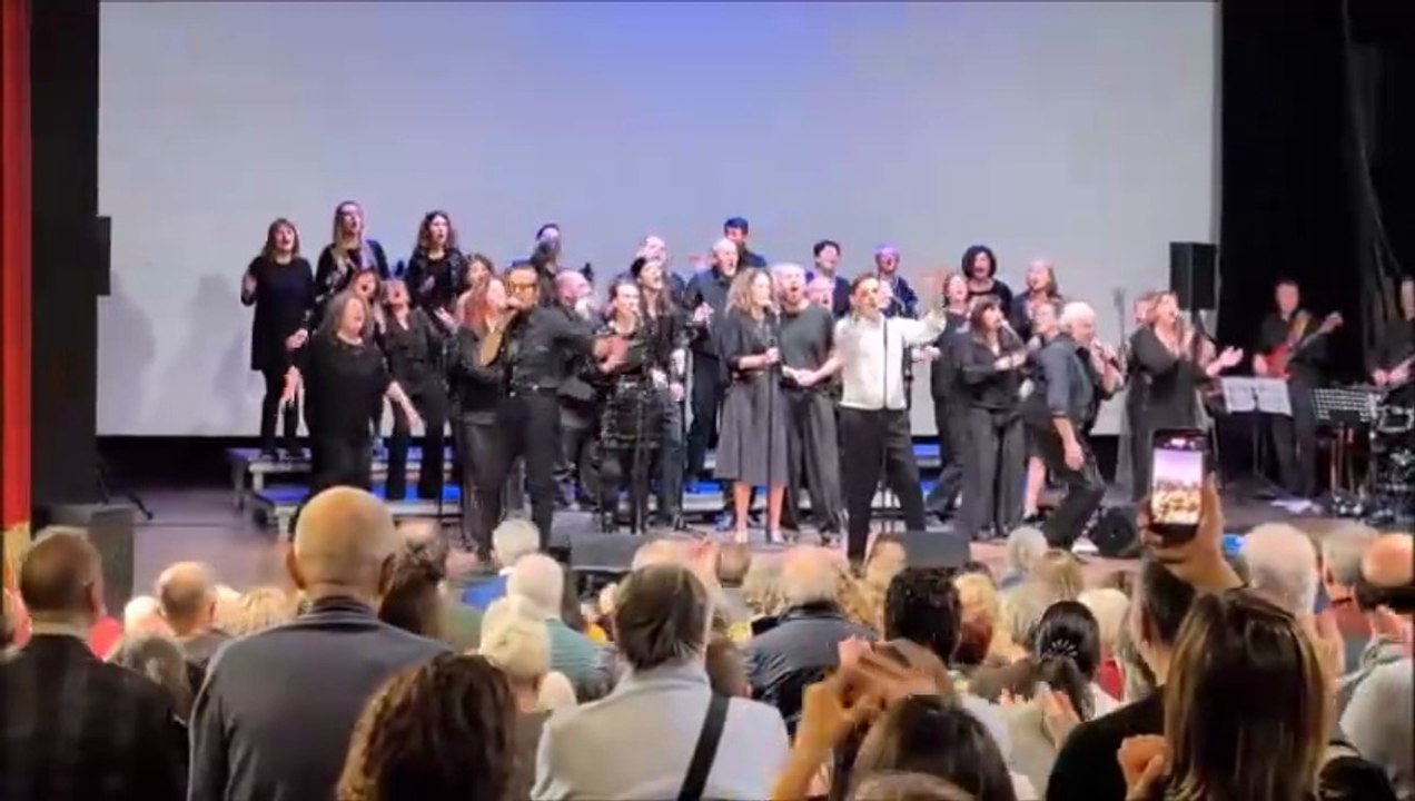 11-12-2025-FINALE DEL CONCERTO DEI PILGRIMS AL TEATRO DELLE ARTI