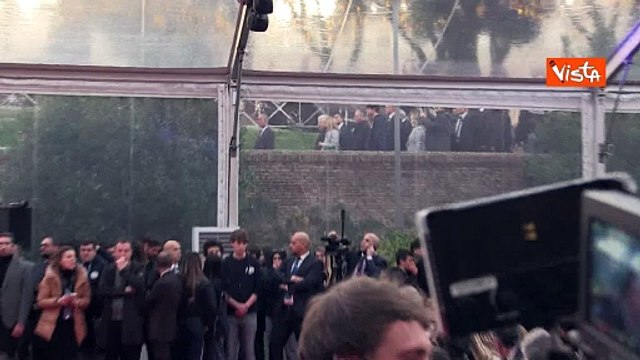 Abu Mazen arriva ad Atreju accompagnato dalla premier Meloni