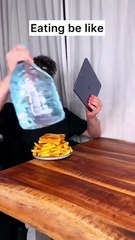 What is the best way to eanjoy EATING FOOD and watching TV？😭❤️🍔｜ CHEFKOUDY