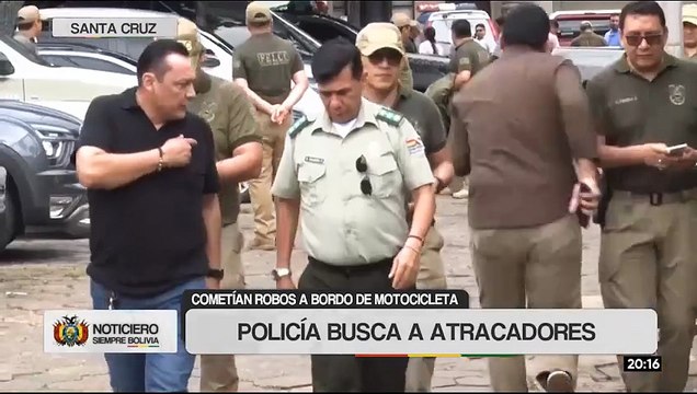 Policía busca a dos sujetos que atracan en moto en Santa Cruz