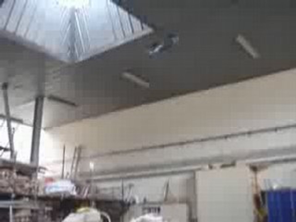 Silverlit Tandem dans un hangar...