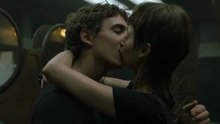 El primer beso de Tokio y Río _ La Casa de Papel _ Parte 5 _ Netflix