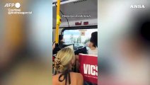 Passeggeri in un autobus terrorizzati durante l'attaco armato a Bondi Beach.