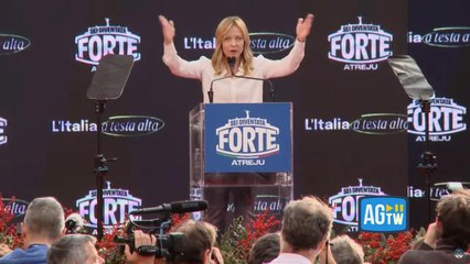 Giorgia Meloni chiude Atreju e parla per un'ora: «Sto a morì»