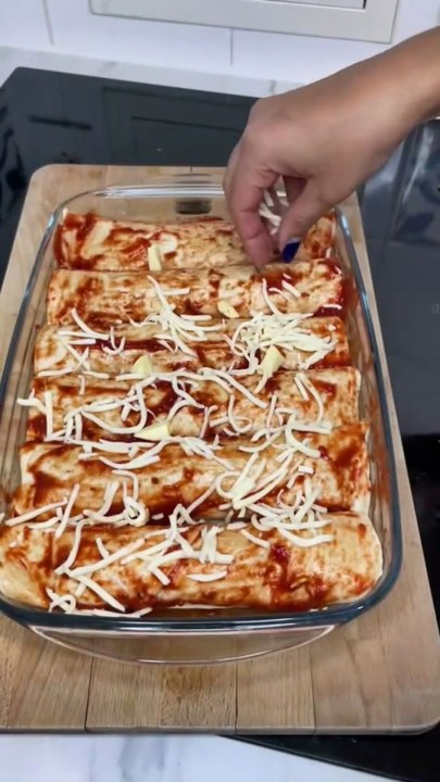 Top chicken sandwich ingredients