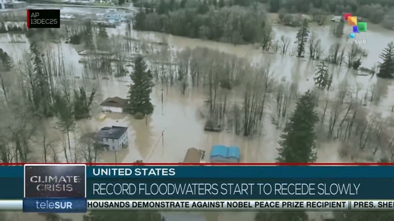 United States: Record floodwaters start to recede slowly