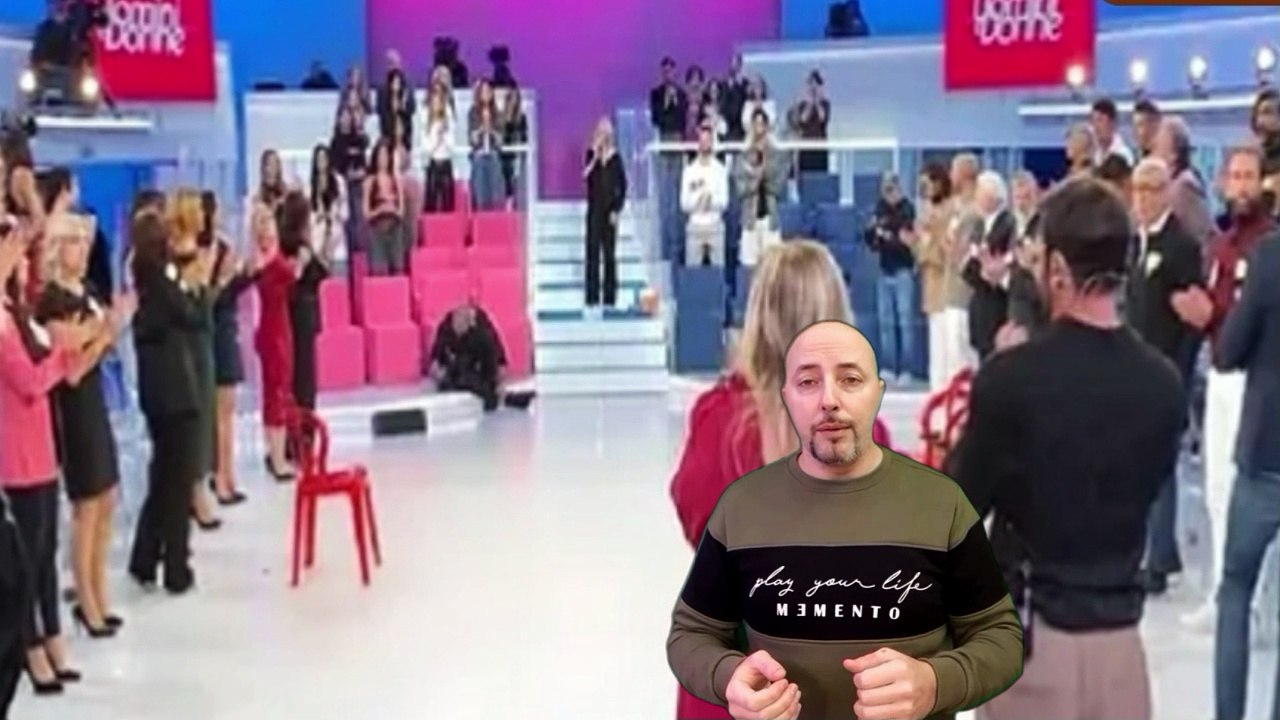 Uomini e Donne Maria De Filippi domina la scena con un annuncio speciale