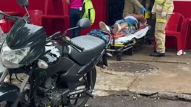 Siate atende vítima de queda de moto no Centro de Cascavel