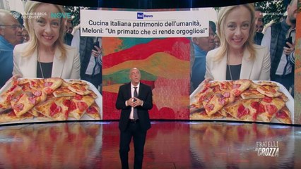 Crozza e il riconoscimento Unesco della cucina italiana: «Ora possiamo creare slogan come "Fate il ragù, non fate la guerra"»