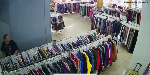 Cámara de seguridad captó a mujer grabando en tienda de 'segunda' en La Ceiba