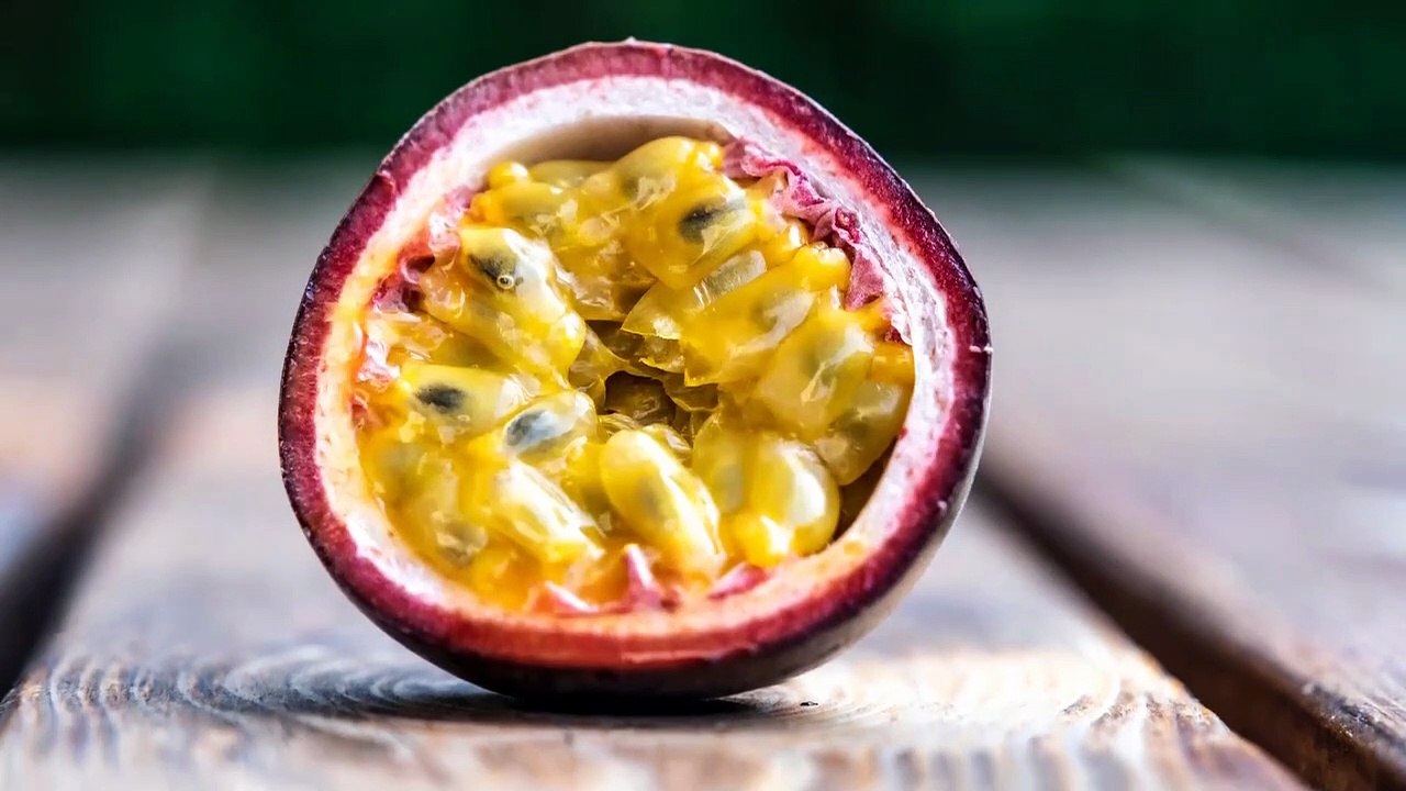 8 Health Benefits of Passion Fruit