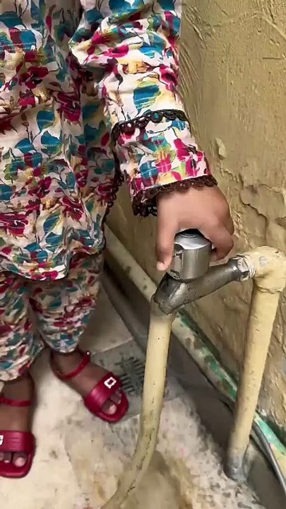 Dua Ne Pani Band Kar Diya 😂 | Funny Family Moment | YouTube Shorts