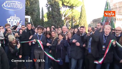 Occhi spaccanti. Su Camera con Vista, il programma di Alexander Jakhnagiev su La7