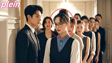 Une fille se rend volontairement moche pour gâcher un rendez-vous, mais le PDG tombe amoureux d'elle