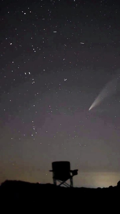 🌌 « Le cosmos est tout ce qui est, tout ce qui fut ou tout ce qui sera un jour. » Face à l’immensité de l’Univers, nos certitudes vacillent. Un frisson, une émotion brute, presque un souvenir enfoui.